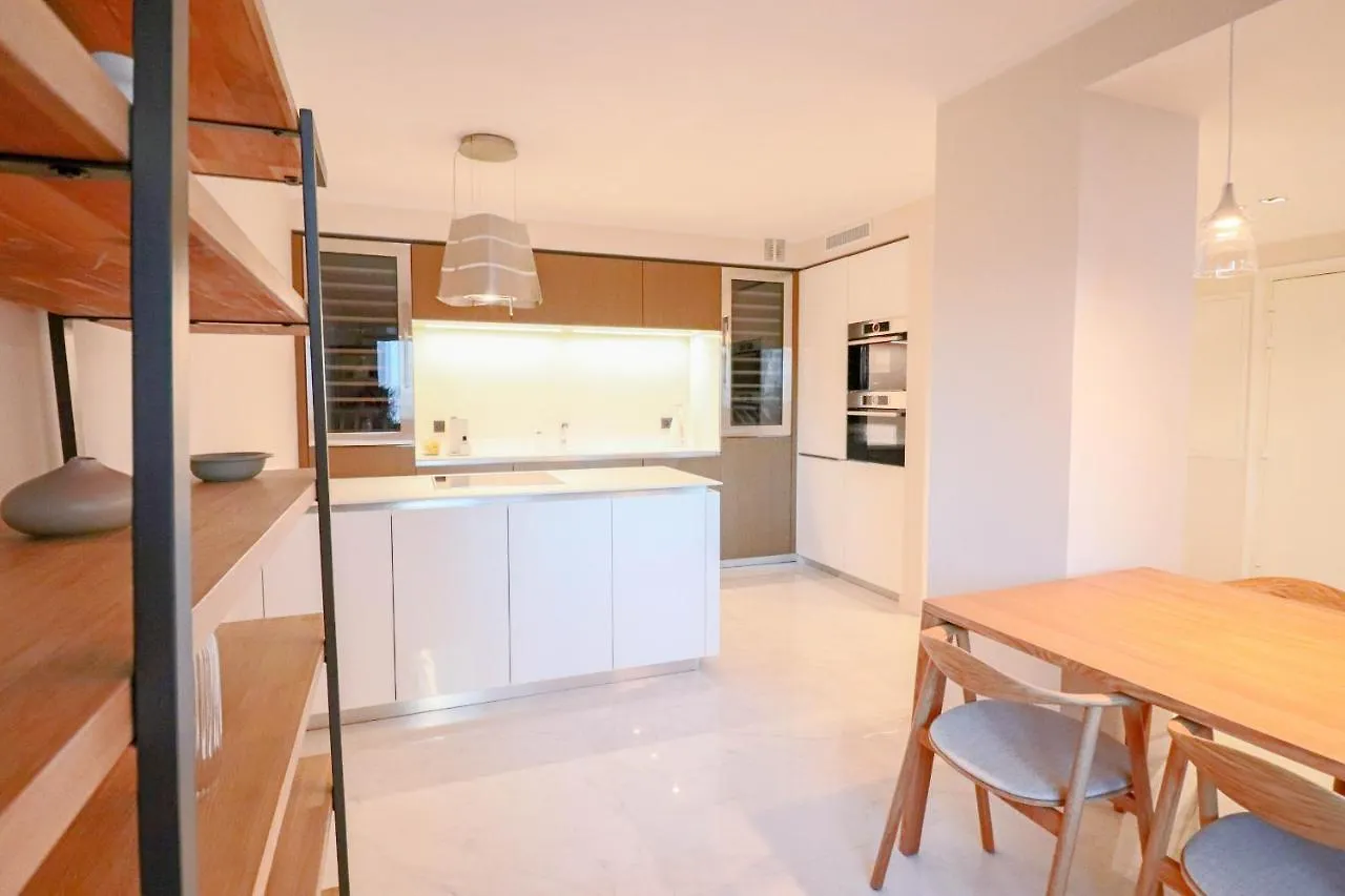 Gray Renovated Luxurious Apartment Located In Cannes 0*,  Fransa